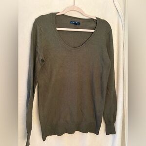 Old Navy Women's V-Neck Sweater in Olive